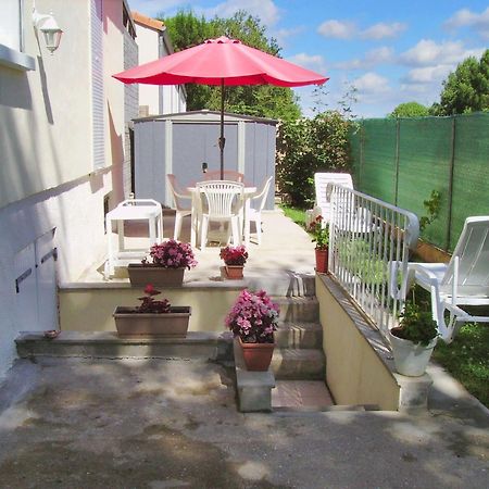 Appartement Charmant A Breuillet Avec Jardin Spacieux Eksteriør billede